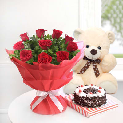 Cake with Roses and Teddy
